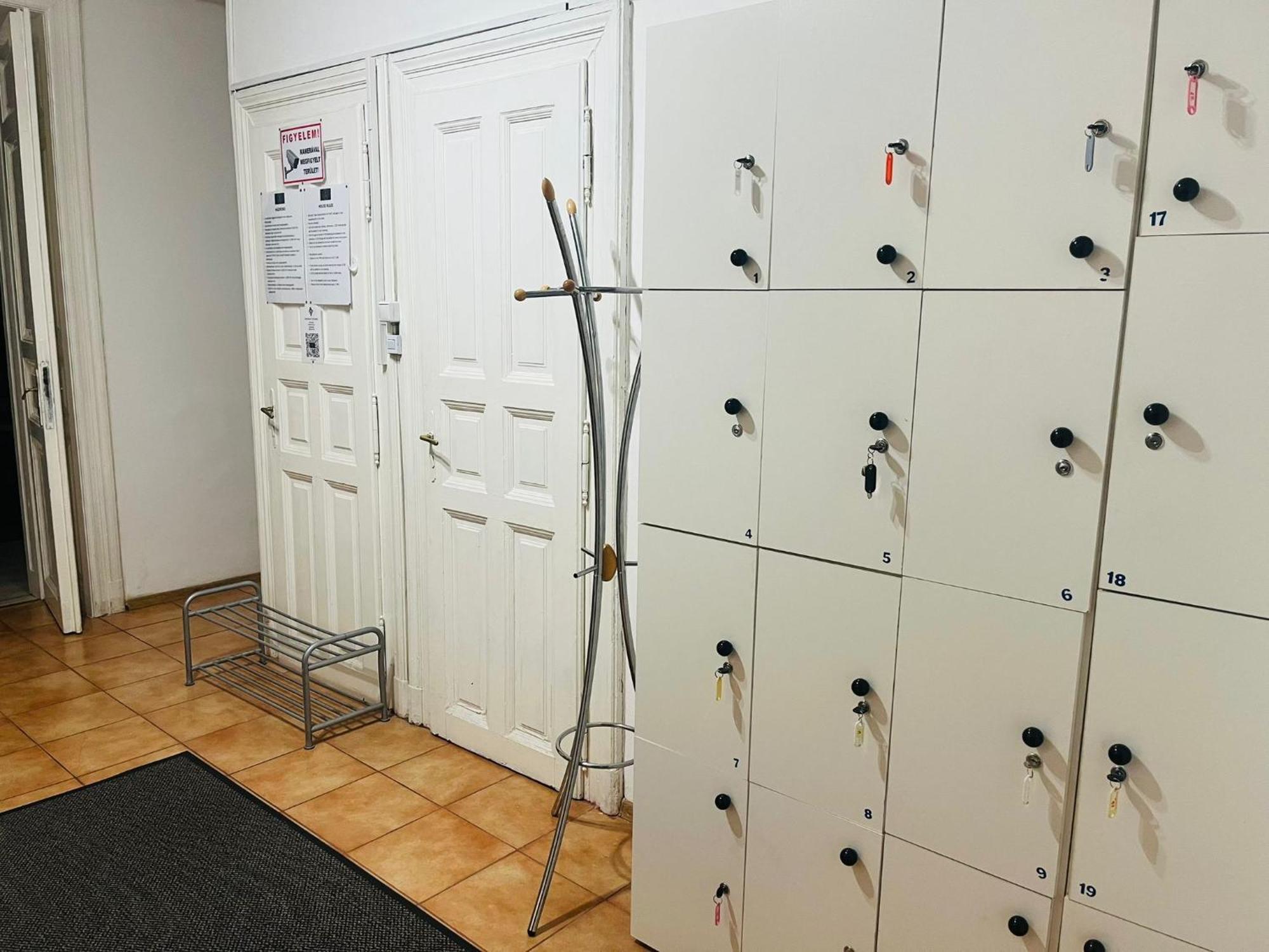 Ejjeli Majom Hostel Budapest Extérieur photo