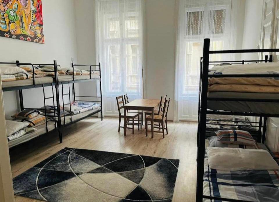 Ejjeli Majom Hostel Budapest Extérieur photo